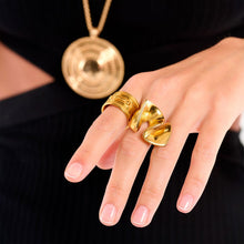 Load image into Gallery viewer, Ring Ancient Gold Hipenema
