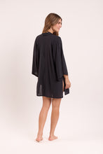 Load image into Gallery viewer, Model Back: Rio De Sol Vêtement De Plage Black Kimono
