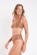 Load image into Gallery viewer, Image 03: Rio De Sol Bas Bottom Bouquet Hotpants
