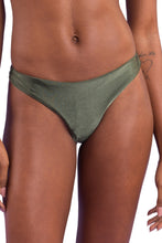 Load image into Gallery viewer, Gallery: Rio De Sol Bas Bottom Croco Essential
