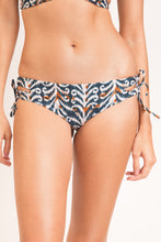 Load image into Gallery viewer, Gallery: Rio De Sol Bas Bottom Ikat Madrid
