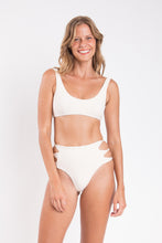 Load image into Gallery viewer, Model Front: Rio De Sol Bas Bottom Malibu-Natural Highwaist-Spin
