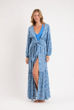 Load image into Gallery viewer, Model Front: Rio De Sol Vêtement De Plage Chuva Long Dress Verona
