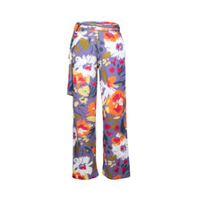 Load image into Gallery viewer, Product Front: Rio De Sol Pantalon De Plage Garden-Flower Pants Knot
