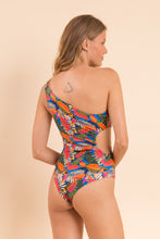 Load image into Gallery viewer, Model Back: Rio De Sol Une Pièce Jungle Maeve
