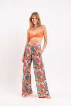 Load image into Gallery viewer, Model Front: Rio De Sol Pantalon De Plage Jungle Wide Pants
