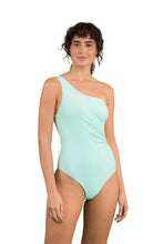 Load image into Gallery viewer, Model Front: Rio De Sol Une Pièce Malibu-Menta Maeve
