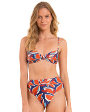 Load image into Gallery viewer, Gallery: Rio De Sol Ensemble Set Leaves Bandeau-Joy Hotpants
