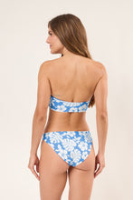 Load image into Gallery viewer, Model Back: Rio De Sol Ensemble Set Pua-Pacifica Lani Waikiki
