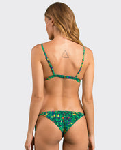 Load image into Gallery viewer, Image 07: Rio De Sol Ensemble Set Wilds Tri-Fixo Cheeky-Tie
