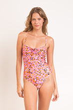 Load image into Gallery viewer, Model Front: Rio De Sol Une Pièce Sweet-Camo Julia
