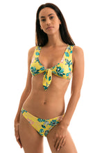 Load image into Gallery viewer, Model Front: Rio De Sol Haut Top Florescer Highleg
