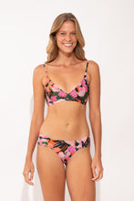 Load image into Gallery viewer, Model Front: Rio De Sol Haut Top Jolie Paola

