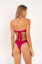 Load image into Gallery viewer, Model Back: Rio De Sol Haut Top Shimmer-Desejo Mavi
