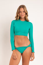 Load image into Gallery viewer, Model Front: Rio De Sol Haut Top Valley Reef

