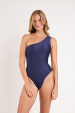 Load image into Gallery viewer, Model Front: Rio De Sol Une Pièce Touch-Marinho Sienna
