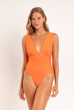 Load image into Gallery viewer, Model Front: Rio De Sol Une Pièce Touch-Tangerina Anne
