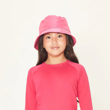 Load image into Gallery viewer, Model Front: Uv Line Bob Basic Kids Rosa Pink Upf50+
