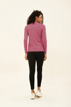 Load image into Gallery viewer, Model Back: Uv Line T-Shirt Camiseta Uvpro Br Ml Malva Upf50+
