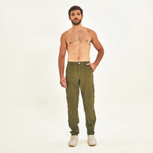 Load image into Gallery viewer, Model Front: Uv Line Fitness Bas Chelsea Verde Militar Upf50+

