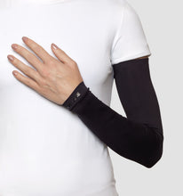 Load image into Gallery viewer, Model Front: Uv Line Gants Long Sleeve Black Upf50+
