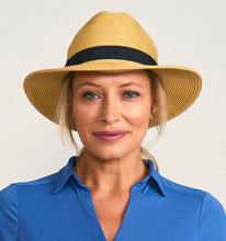 Load image into Gallery viewer, Model Front: Uv Line Chapeau Panama Shanghai Areia Preto Upf50+
